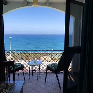Panoramic Ocean View Apartment